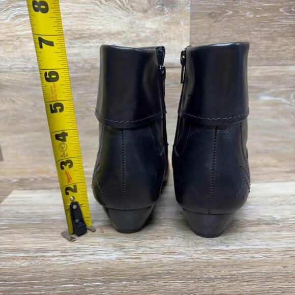 Kumps Black Leather Ankle Booties Women's Size 37.5XW - Picture 3 of 7